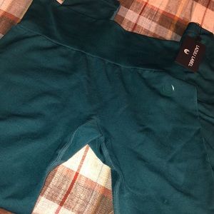 NWT Brand New Only tried on Lazuli Label leggings